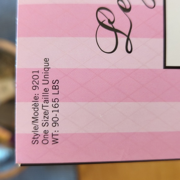 Leg Avenue - burgundy thigh-high net stockings - Picture 3 of 4